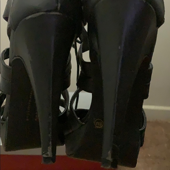 Heels - Picture 4 of 5